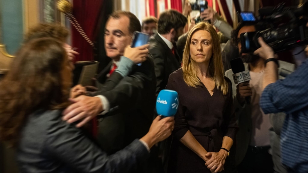 Intimacy 1. Sezon 8. Bölüm izle